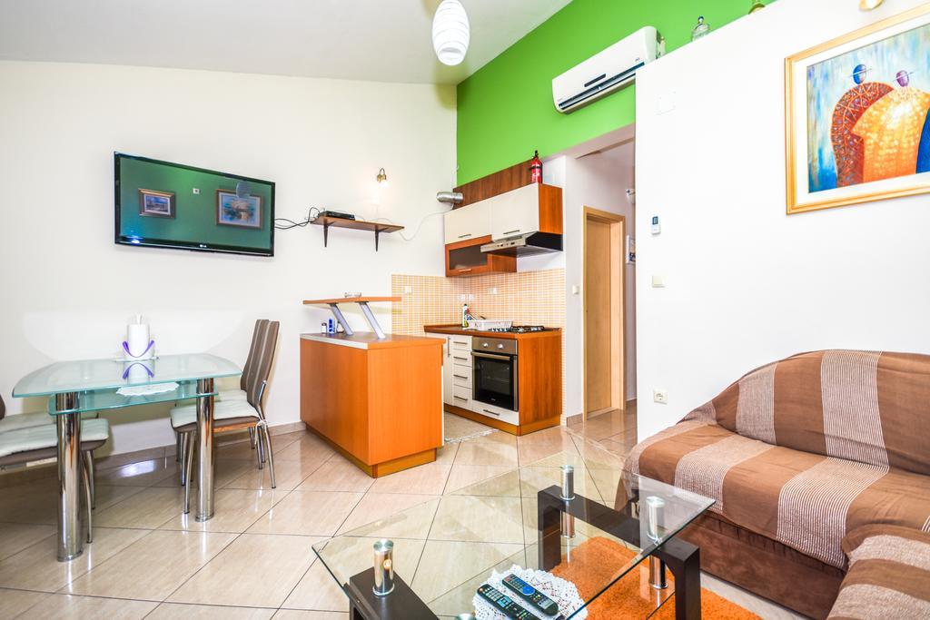 Vila Tatinja Traù Esterno foto