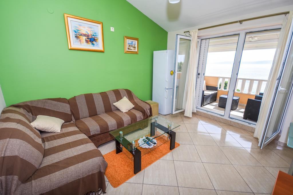 Vila Tatinja Traù Esterno foto